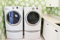m_black-and-white-vintage-laundry-room-floor-tiles