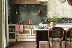 2.TheClassicEnglishKitchen-deVOL_LOW-RES-1
