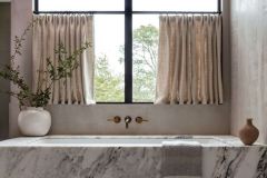 stone-floor-in-bathroom